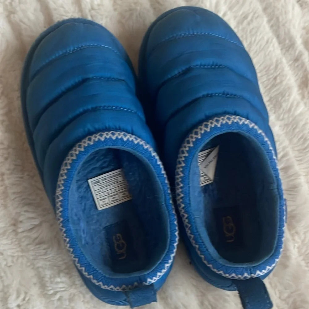 Kids Ugg Slip on shoe